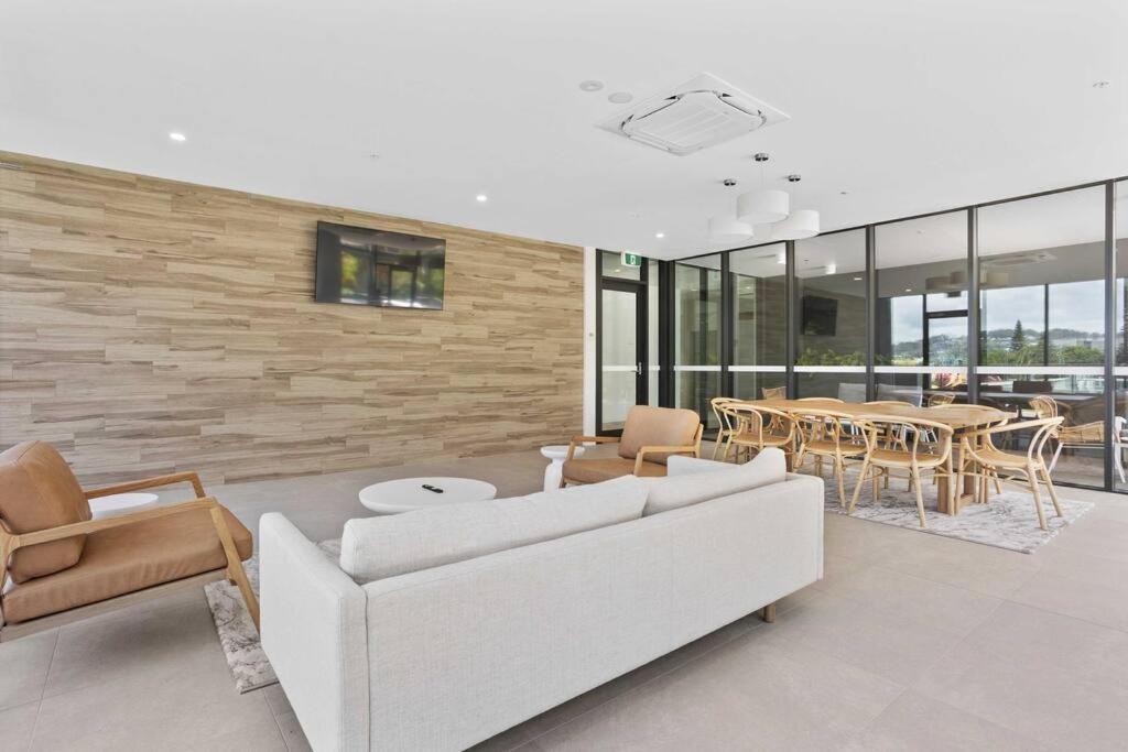 Sandbar 124 - Hosted By Burleigh Letting Gold Coast